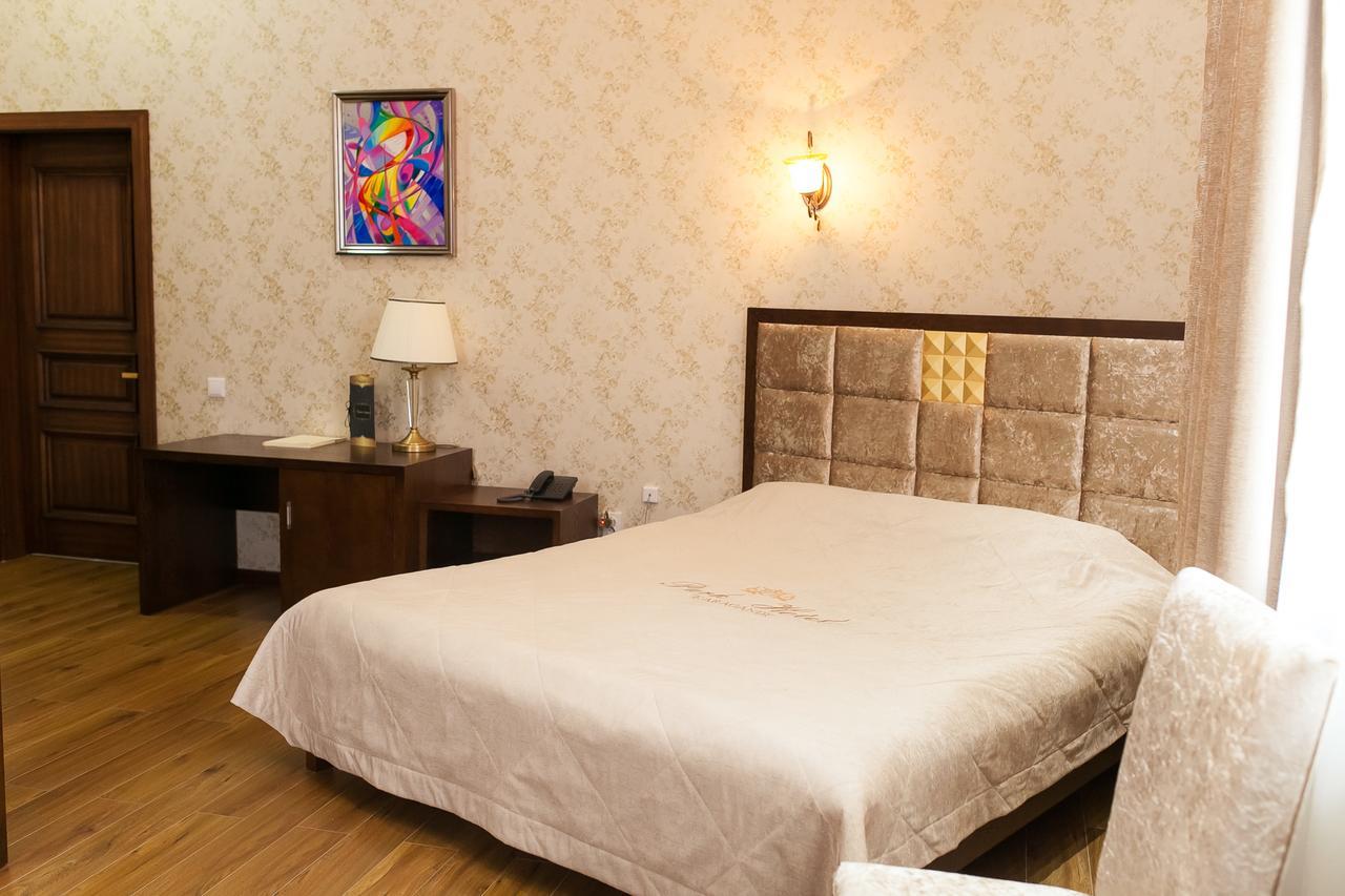 Park Hotel Karaganda Zewnętrze zdjęcie