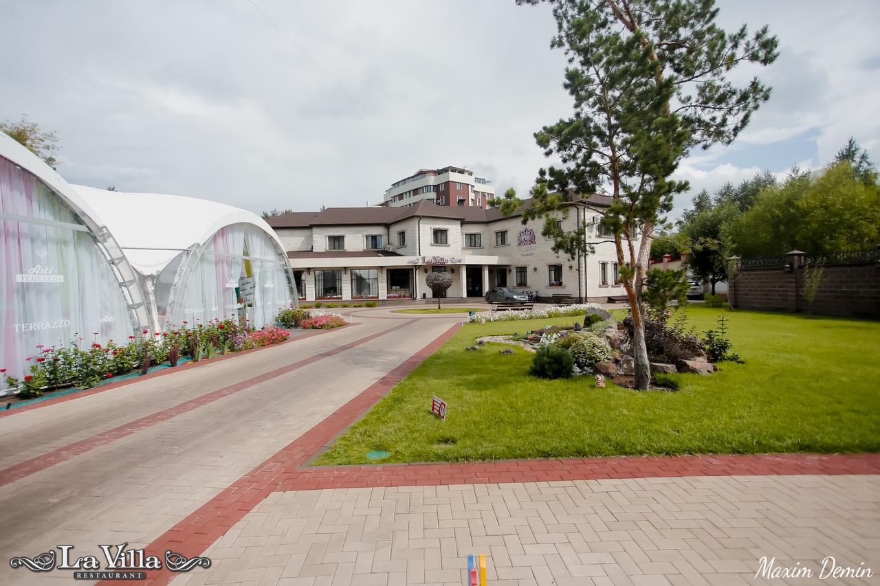 Park Hotel Karaganda Zewnętrze zdjęcie